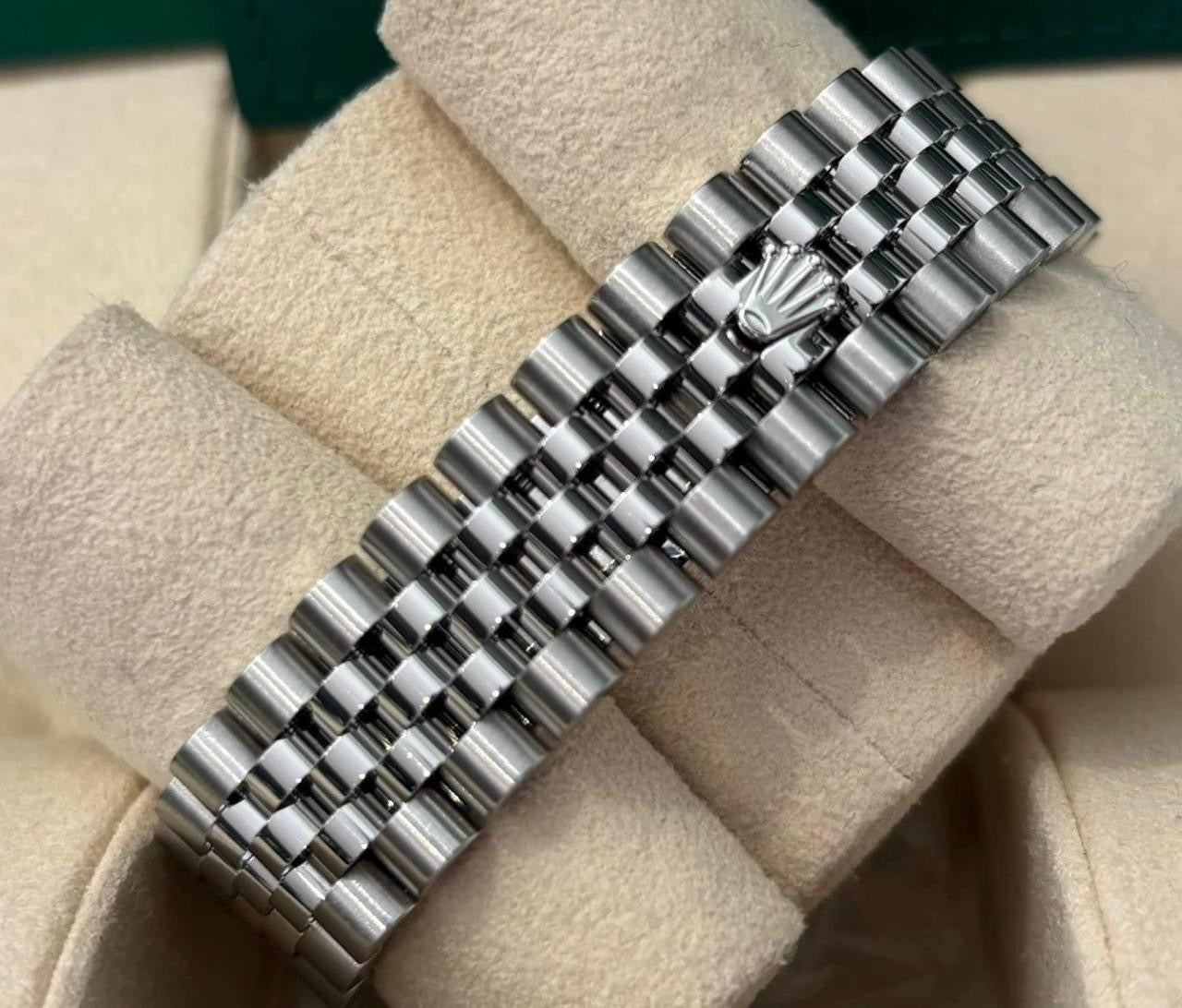 Rolex Datejust 31 (Ref. 278271) – Grey Diamond Dial with Jubilee Bracelet 