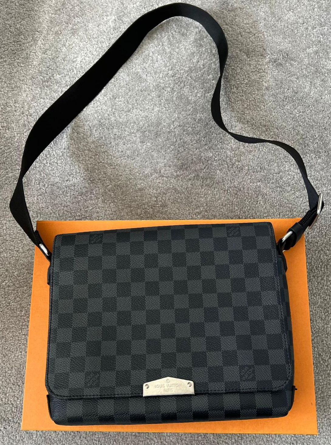 Louis Vuitton Damier Messenger Bag 
