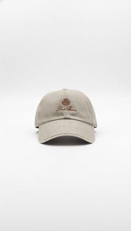 Casquette de baseball en lin brodée du logo Loro Piana, taille L « Jamais portée »