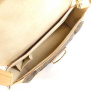 Louis Vuitton Beverly Clutch Monogram Canvas 