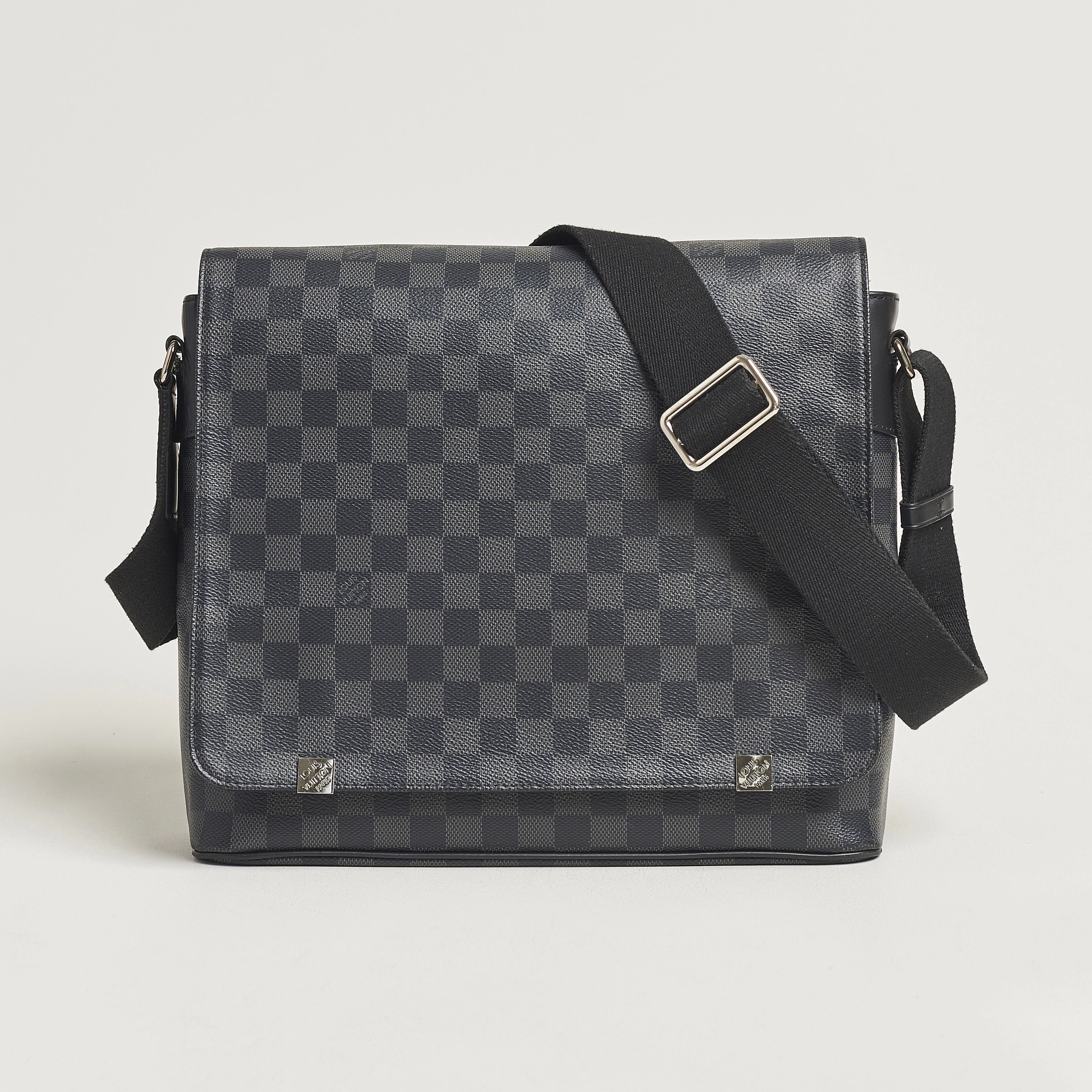 Louis Vuitton District MM Messenger Bag “Never Owned”