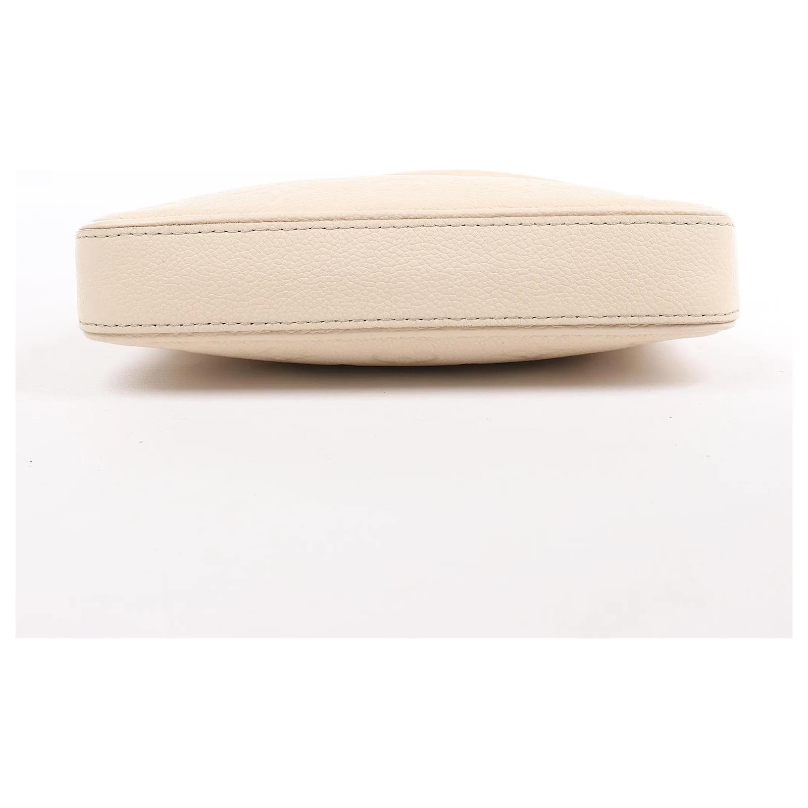 Louis Vuitton Easy Pouch on Strap “Pre-Loved”