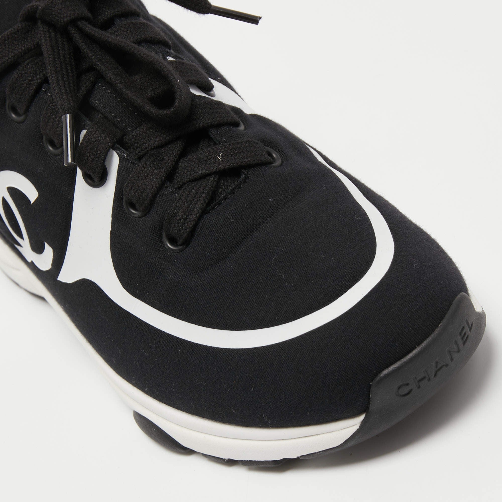 Chanel CC Runner Sneakers Black & White (Pre-Loved)